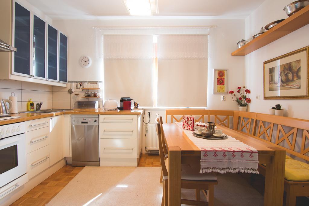 Guest House Visoko Buitenkant foto