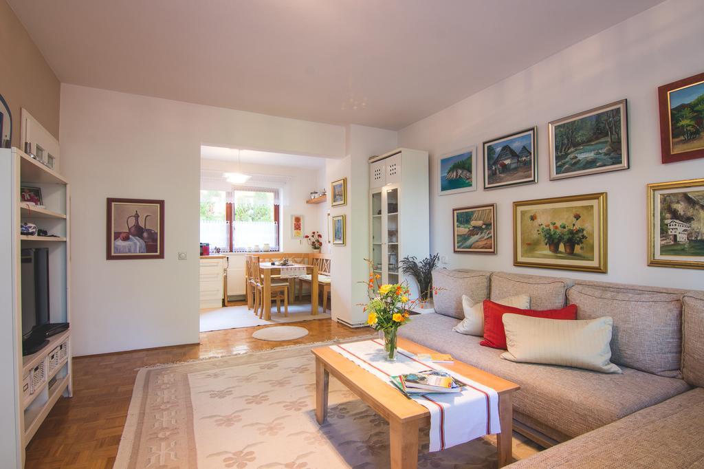 Guest House Visoko Buitenkant foto